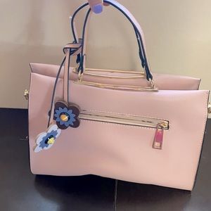 Sandra Robert’s handbag with attachable strap